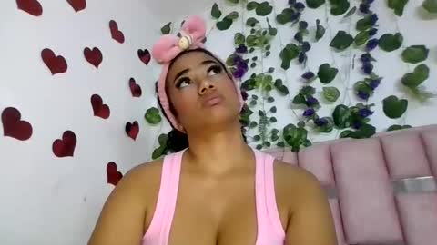 abby_moss_2 online show from May 11, 2026, 4:04 pm