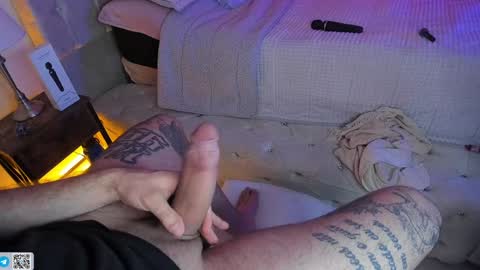 Snapshot of abbyandchris1 chatting on January 9, 2025, 9:05 pm START TRANSMISSION ---- AM COLOMBIA TIME online show from January 9, 2025, 9:05 pm