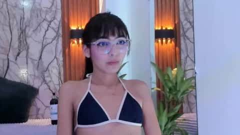 abbybennett1 online show from October 25, 2025, 11:07 am