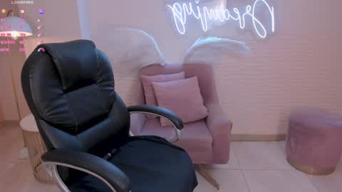 Abby Dalton  online show from January 20, 2025, 1:32 pm