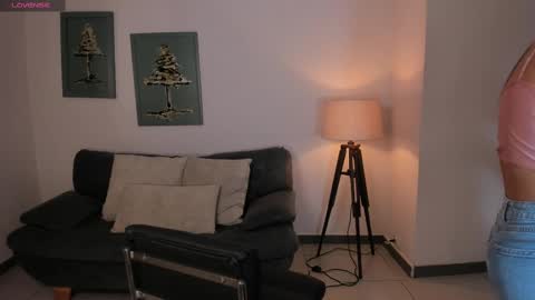 Abby Dalton  online show from October 4, 2025, 10:57 am