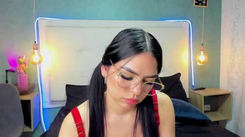 Abby Dixon  online show from December 8, 2024, 7:00 pm