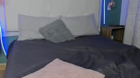 Abby Dixon  online show from February 12, 2025, 3:29 am