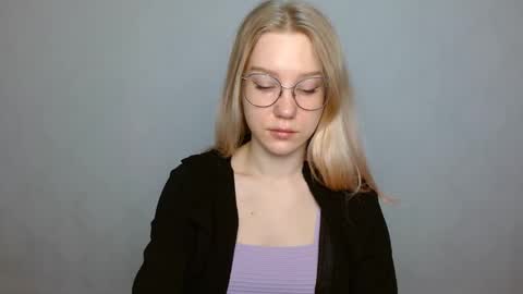 Abby Lovense is active online show from January 26, 2025, 8:57 am