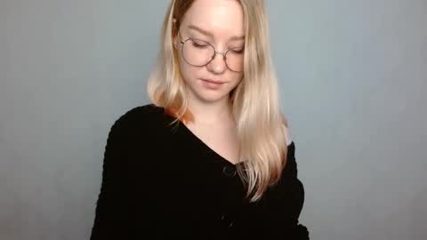 Abby Lovense is active online show from February 10, 2025, 11:25 am