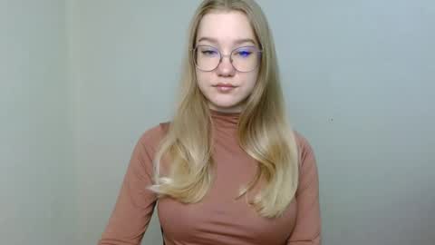 Abby Lovense is active online show from April 15, 2026, 10:44 am