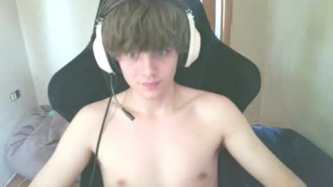 Snapshot of abbysal_blade chatting on June 20, 2026, 7:22 am abbysal_blade online show from June 20, 2026, 7:22 am