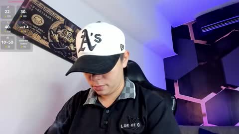 Abby Smith online show from November 30, 2025, 12:09 pm