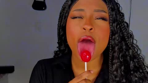 Simone    may online show from September 12, 2025, 8:14 am