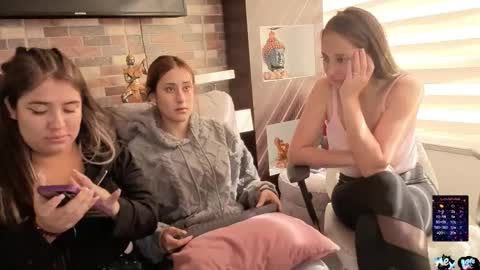 Abella online show from November 22, 2025, 2:16 pm