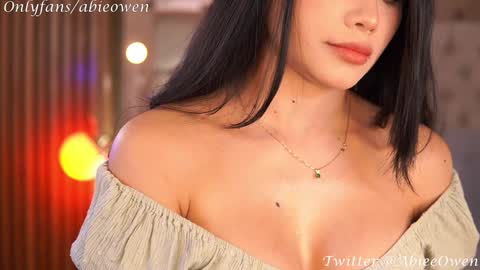 abie_owen online show from January 19, 2025, 8:19 pm