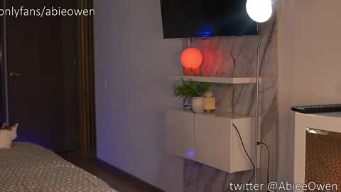 abie_owen online show from September 27, 2025, 12:15 am