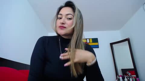 Snapshot of abie_spicy_ chatting on December 8, 2024, 1:47 pm ximena online show from December 8, 2024, 1:47 pm