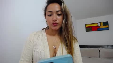 Snapshot of abie_spicy_ chatting on February 12, 2025, 12:33 pm ximena online show from February 12, 2025, 12:33 pm