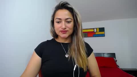 Snapshot of abie_spicy_ chatting on February 19, 2025, 12:44 pm ximena online show from February 19, 2025, 12:44 pm