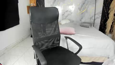 abony_sex69 online show from May 23, 2026, 4:07 am