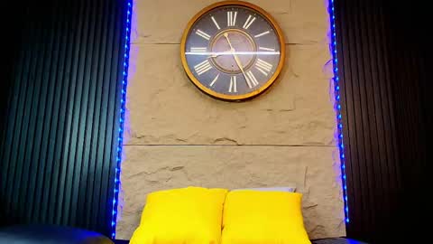  Abrovanel online show from May 1, 2026, 5:28 pm