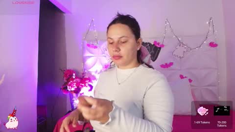 Abril  online show from October 12, 2025, 9:41 am