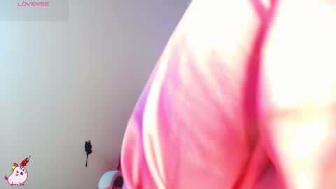 Abril  online show from October 27, 2025, 9:46 am