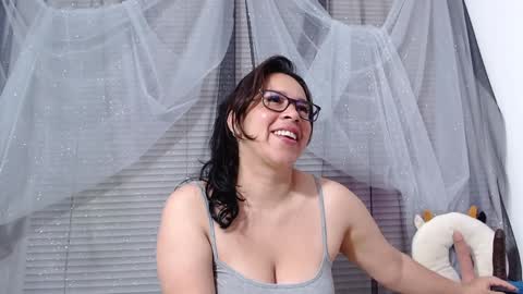 Snapshot of abril_bianchi chatting on December 12, 2024, 5:48 pm abril_bianchi online show from December 12, 2024, 5:48 pm