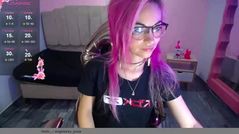 abril_ch_ online show from October 23, 2025, 10:58 am