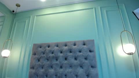 Abril jones online show from February 7, 2025, 11:23 am