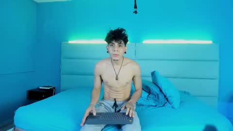 Snapshot of abrilandjulian chatting on February 24, 2026, 11:41 am Abril and Julian online show from February 24, 2026, 11:41 am