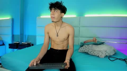 Snapshot of abrilandjulian chatting on February 25, 2026, 12:04 pm Abril and Julian online show from February 25, 2026, 12:04 pm