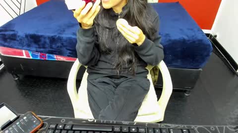 ABRIL online show from January 9, 2025, 7:18 pm