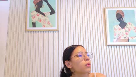 abrilmirren online show from April 14, 2026, 11:27 am