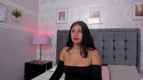 Abril online show from September 17, 2025, 8:43 pm