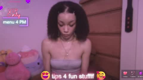 Snapshot of abruisedpeach chatting on July 2, 2026, 3:23 am Peach online show from July 2, 2026, 3:23 am