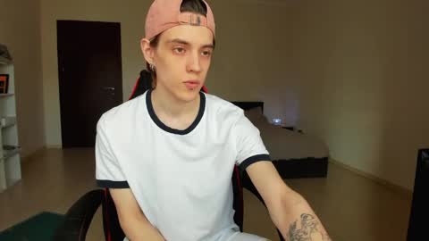 Snapshot of abslut chatting on April 29, 2026, 12:31 pm Nick online show from April 29, 2026, 12:31 pm