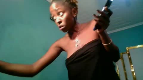 Snapshot of acadiah chatting on November 3, 2025, 8:15 am Cadih online show from November 3, 2025, 8:15 am