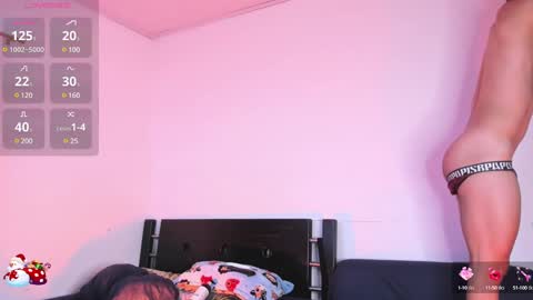 centric independent model   online show from December 21, 2024, 1:42 pm