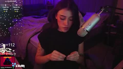 Lana 3 online show from November 5, 2025, 8:42 pm