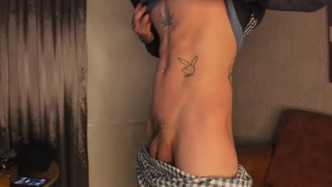 Snapshot of acidmilo chatting on December 12, 2024, 6:14 am Acid Milo online show from December 12, 2024, 6:14 am