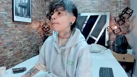 Snapshot of acidmilo chatting on December 16, 2024, 12:49 pm Acid Milo online show from December 16, 2024, 12:49 pm