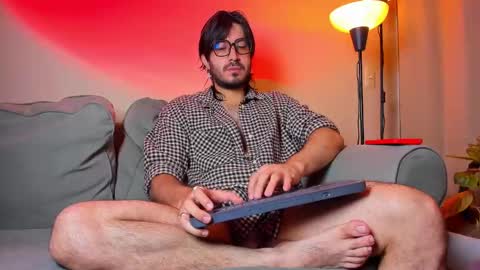 R. online show from October 3, 2025, 10:45 am