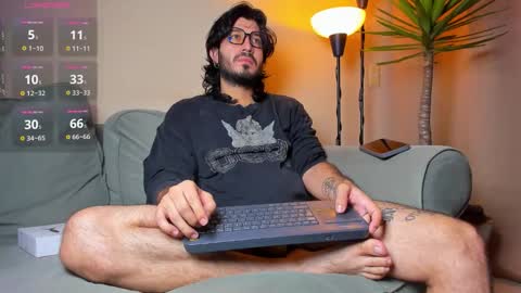 R. online show from December 19, 2025, 9:38 am