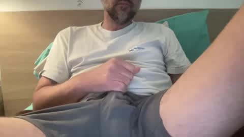 aclather30 online show from February 19, 2025, 7:05 pm