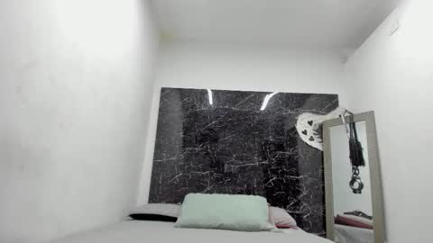 ada_brooke online show from November 21, 2025, 11:42 am