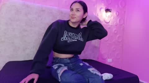 Adaira online show from November 3, 2025, 2:57 am