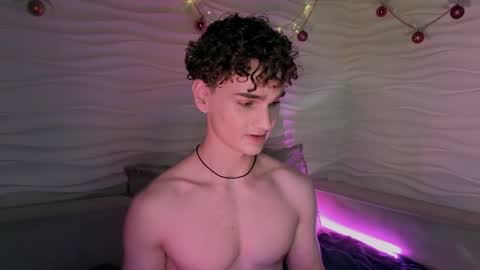 Snapshot of adam_21cm chatting on December 27, 2024, 4:32 pm Adam online show from December 27, 2024, 4:32 pm