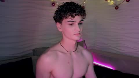 Snapshot of adam_21cm chatting on January 4, 2025, 4:11 pm Adam online show from January 4, 2025, 4:11 pm