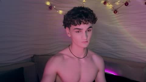 Snapshot of adam_21cm chatting on January 9, 2025, 4:49 pm Adam online show from January 9, 2025, 4:49 pm