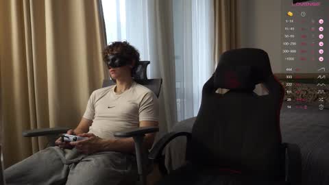 Snapshot of adam_21cm chatting on September 16, 2025, 11:22 am Adam online show from September 16, 2025, 11:22 am