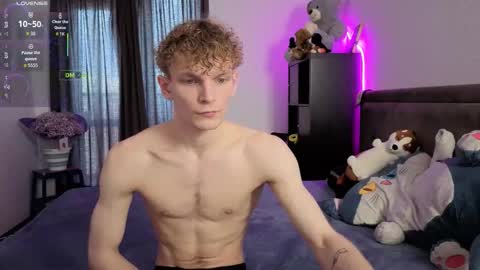 adam_chriss online show from October 20, 2025, 7:53 am