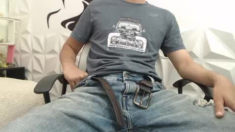 adam_evehotroom online show from February 5, 2025, 7:10 pm