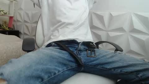 adam_evehotroom online show from February 12, 2025, 11:09 pm